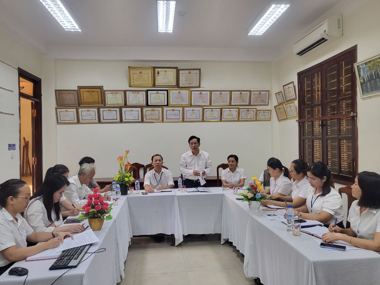 Hình nhỏ