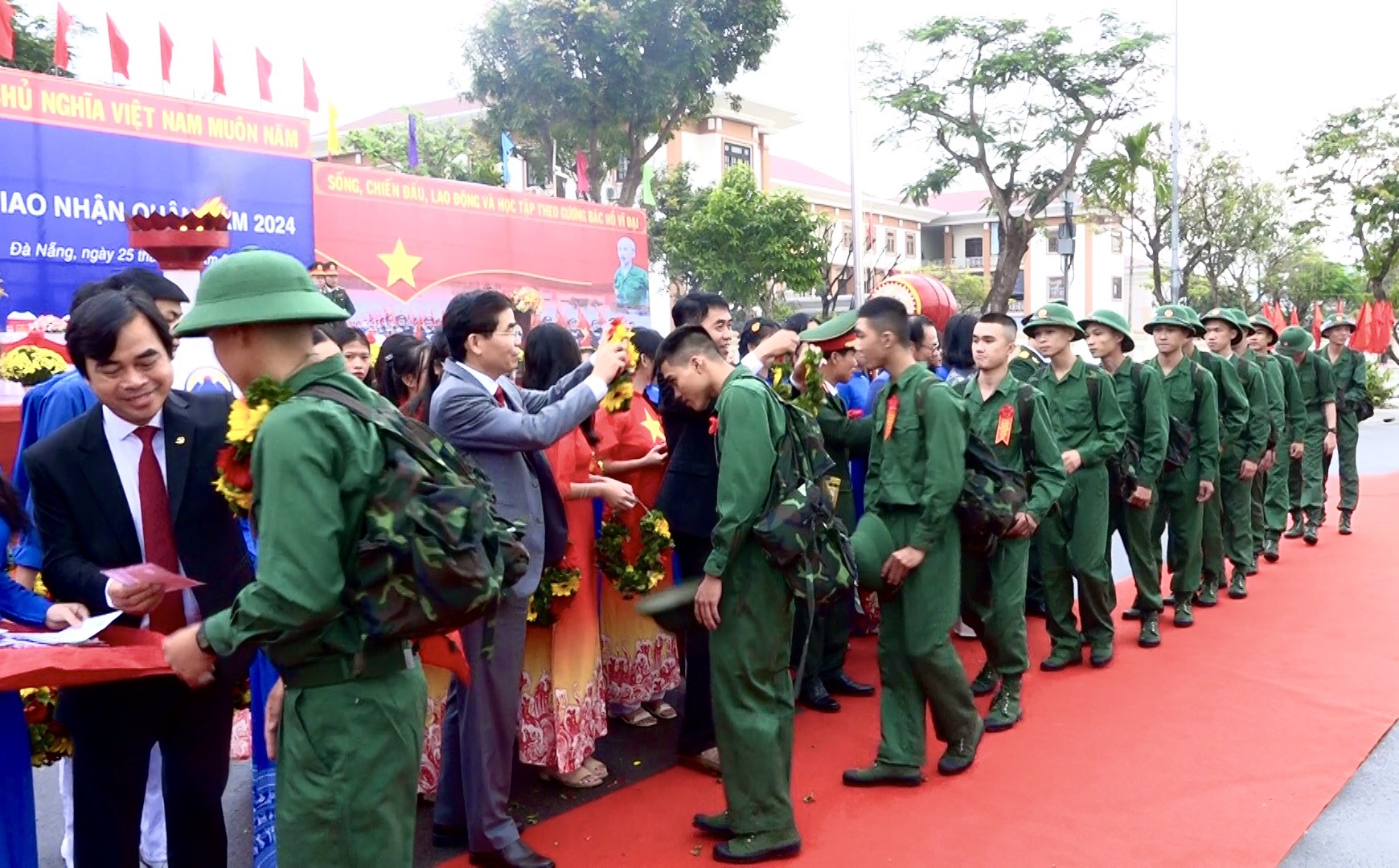 Hình nhỏ