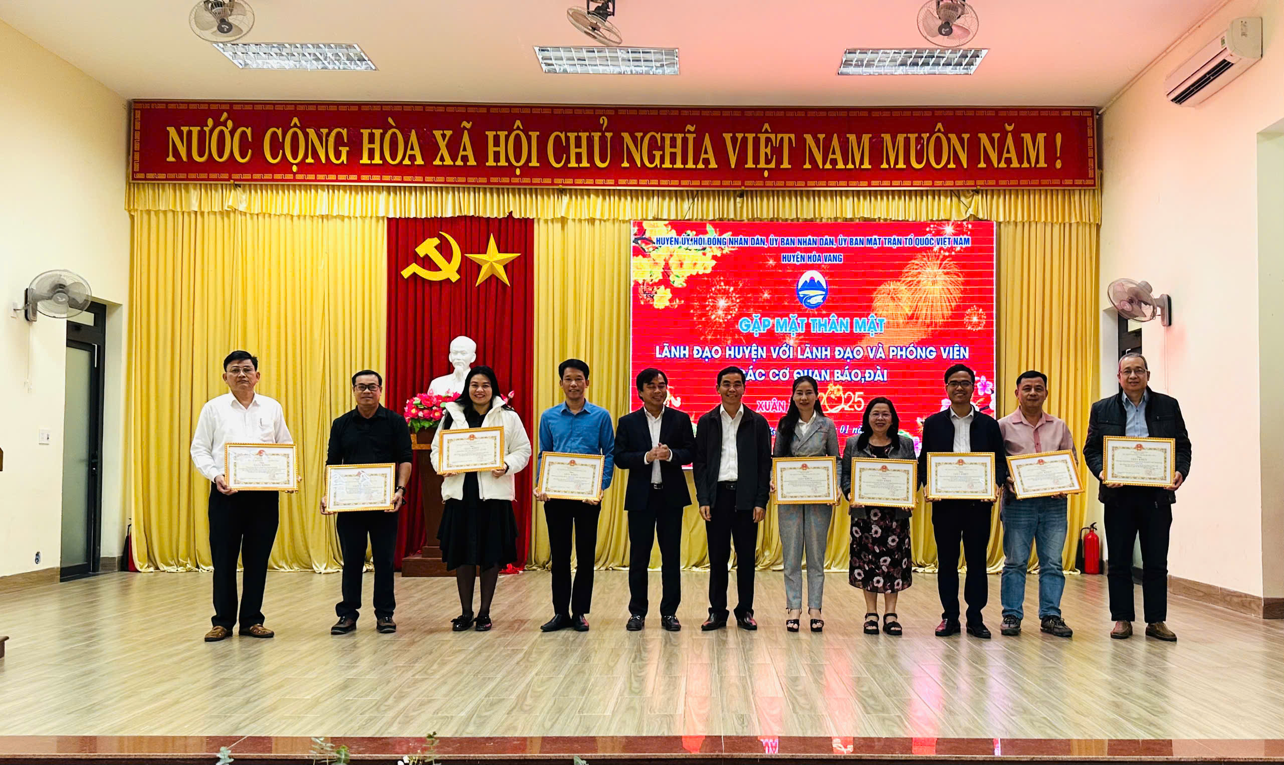 Hình nhỏ
