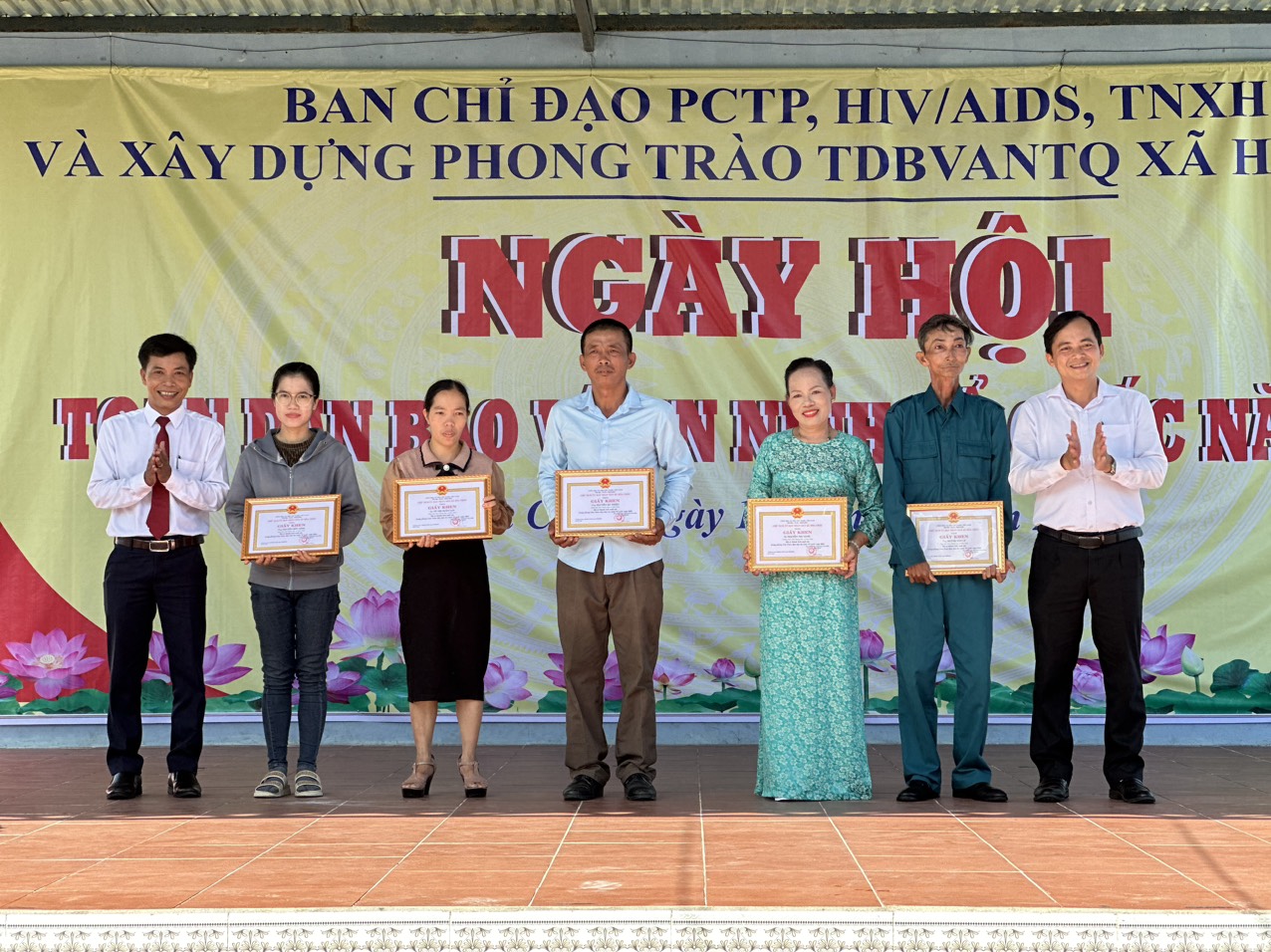 Hình nhỏ