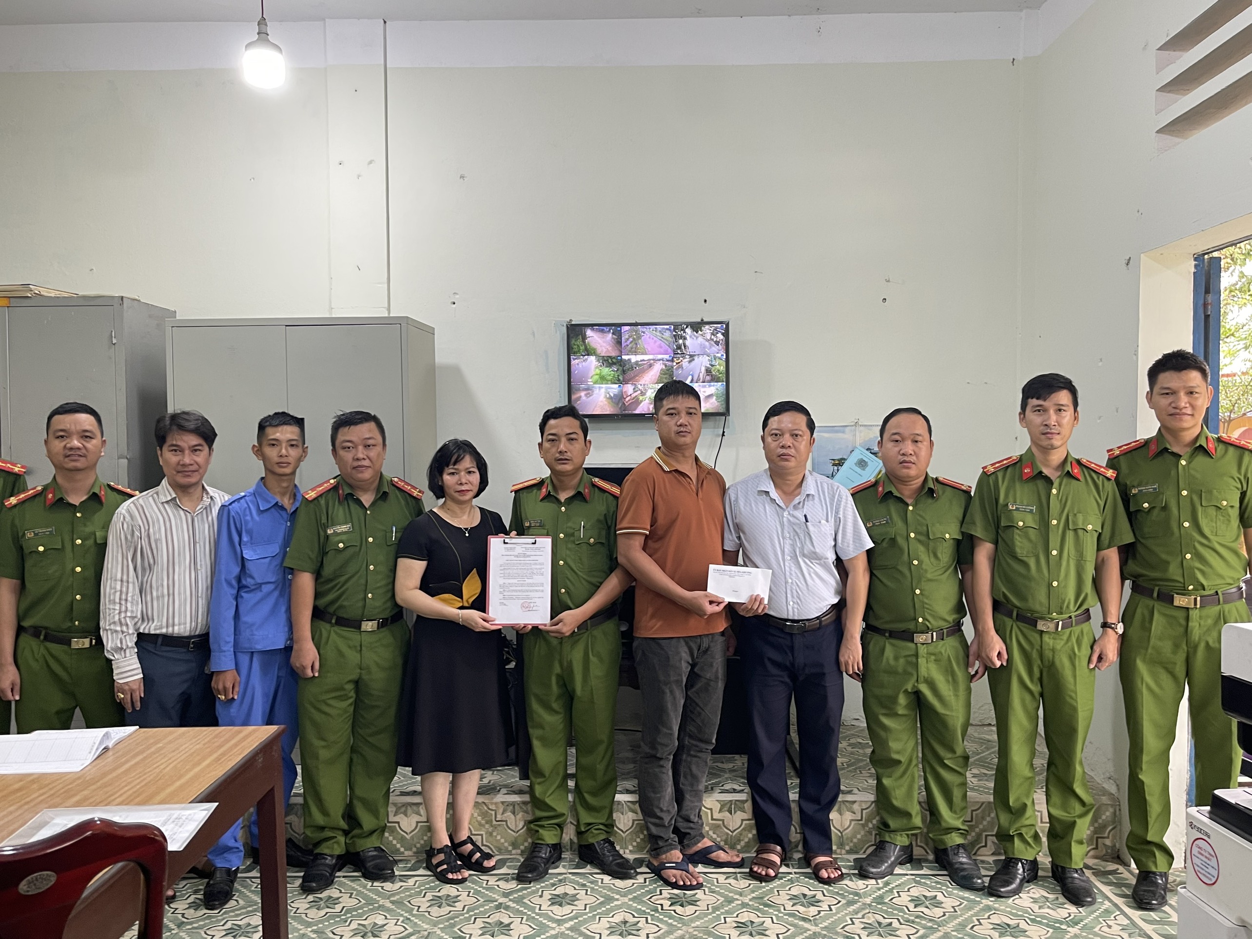 Hình nhỏ