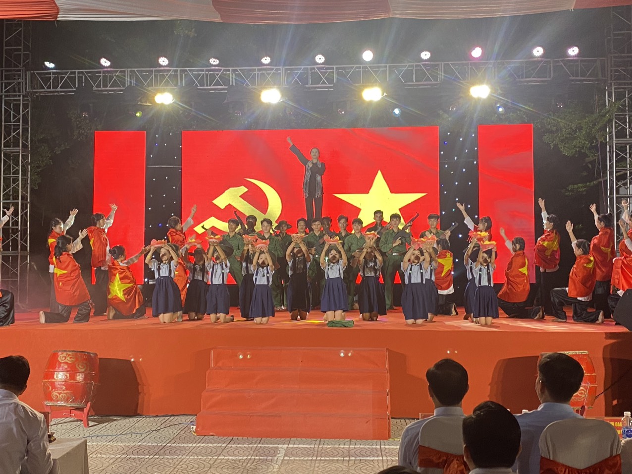 Hình nhỏ