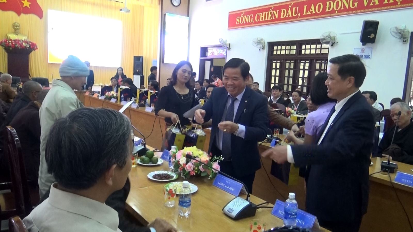 Hình nhỏ
