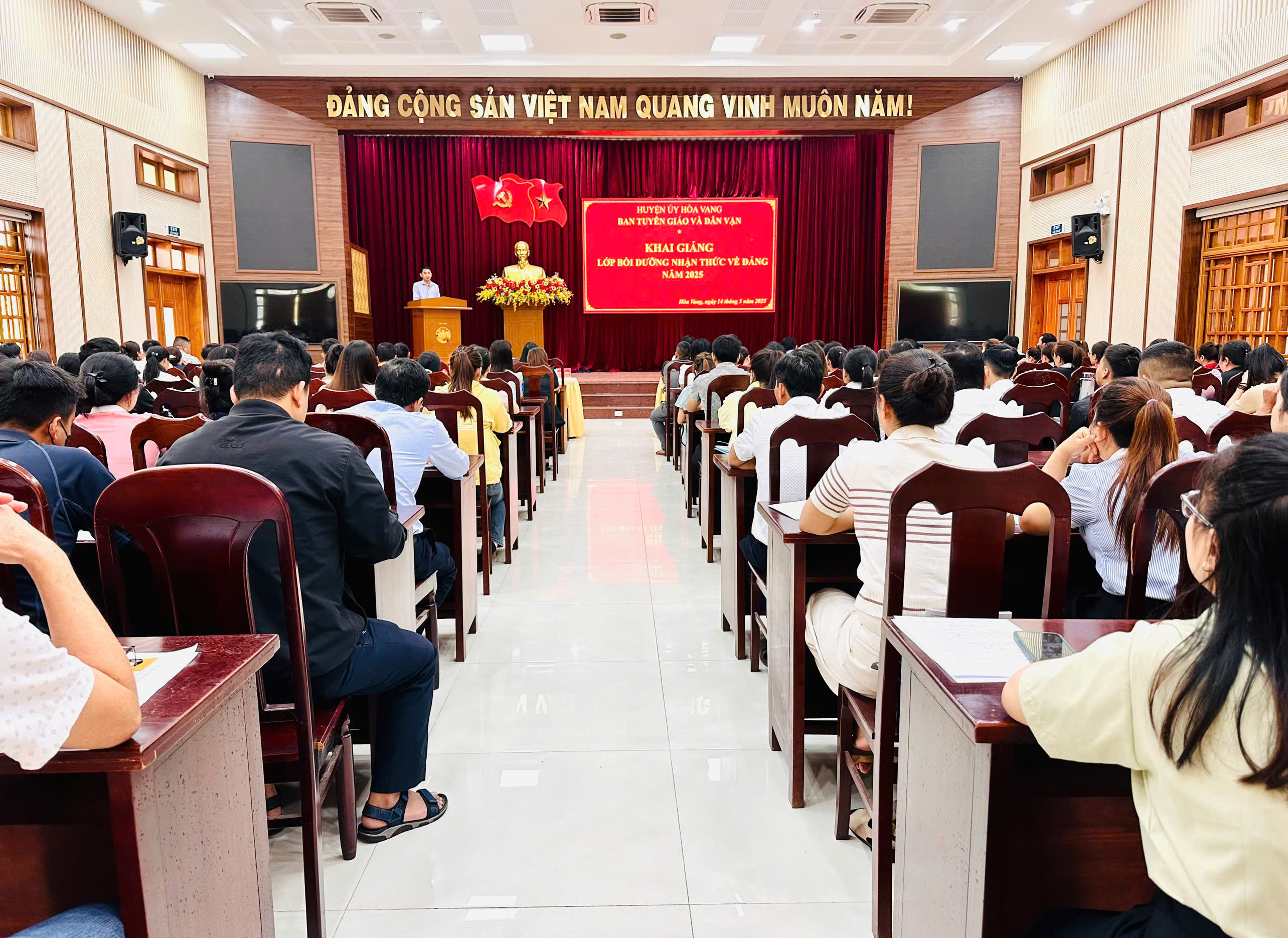 Huyện ủy Hòa Vang: Bồi dưỡng lớp cảm tình đảng cho quần chúng ưu tú
