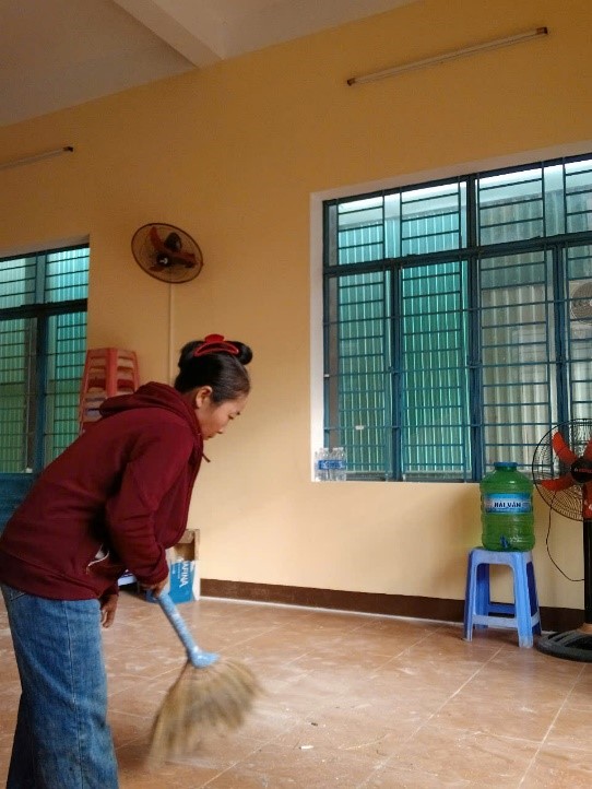 DÂN VẬN KHÉO VỚI CHỦ ĐỀ: NGƯỜI ĐẢNG VIÊN GOM VE CHAI GÂY QUỸ GIÚP TRẺ EM KHÓ KHĂN