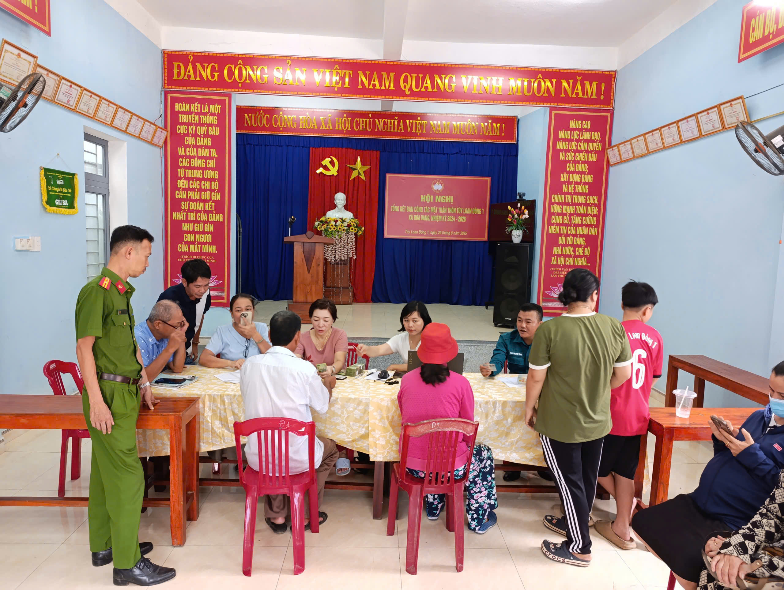 Hình nhỏ