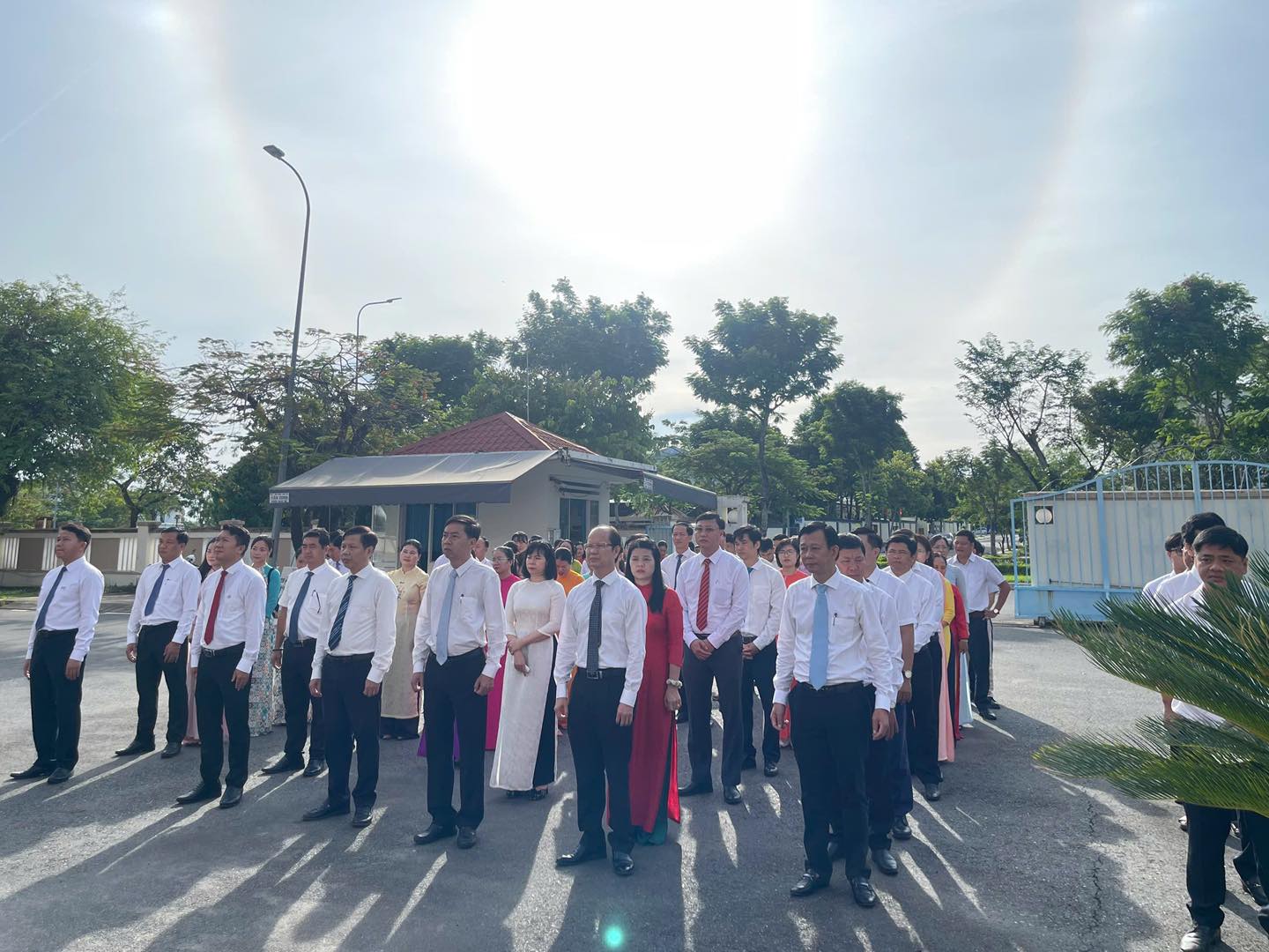 ĐẢNG ỦY – HĐND – UBND – UBMTTQ VIỆT NAM XÃ HÒA VANG TỔ CHỨC LỄ CHÀO CỜ THÁNG 10 NĂM 2025