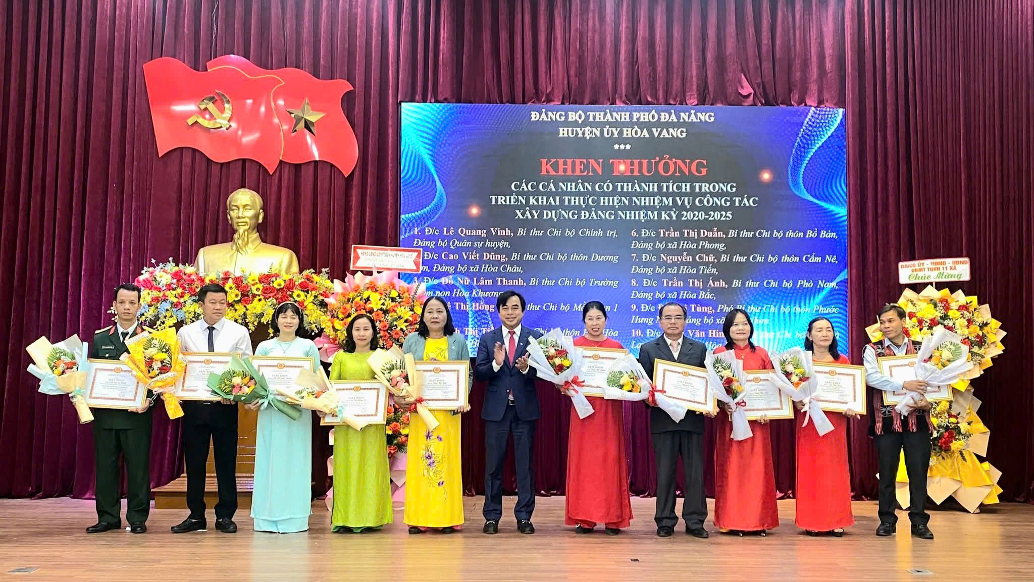 Người Bí thư Chi bộ, đại biểu dân cử luôn đồng hành, gỡ khó, giảm nghèo cho dân