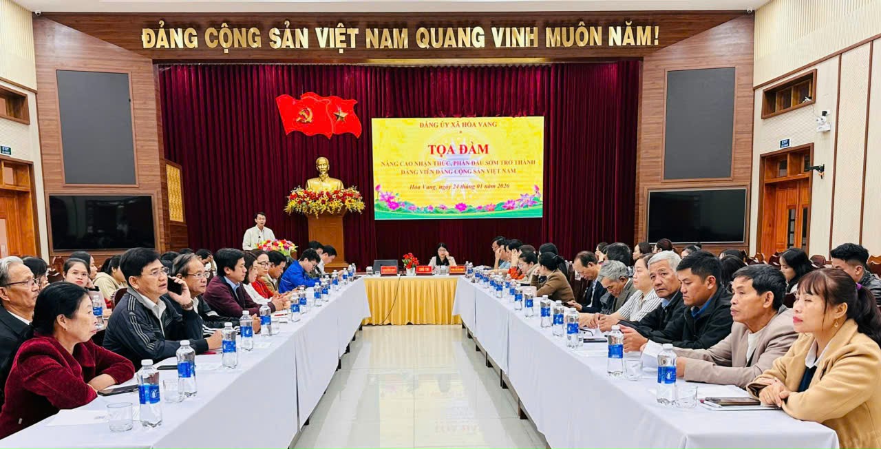 Hòa Vang: Tọa đàm nâng cao nhận thức cho học viên lớp cảm tình Đảng và quần chúng ưu tú
