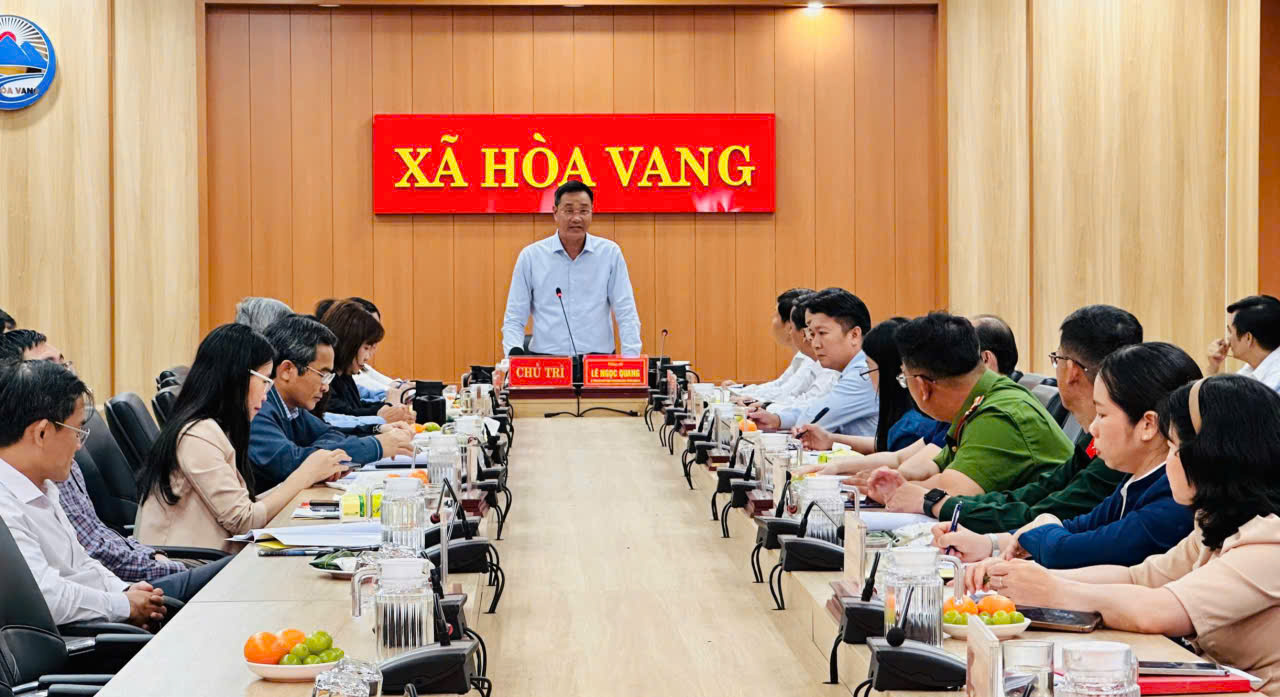 Bí thư Thành ủy Đà Nẵng kiểm tra công tác chuẩn bị bầu cử tại xã Hòa Vang