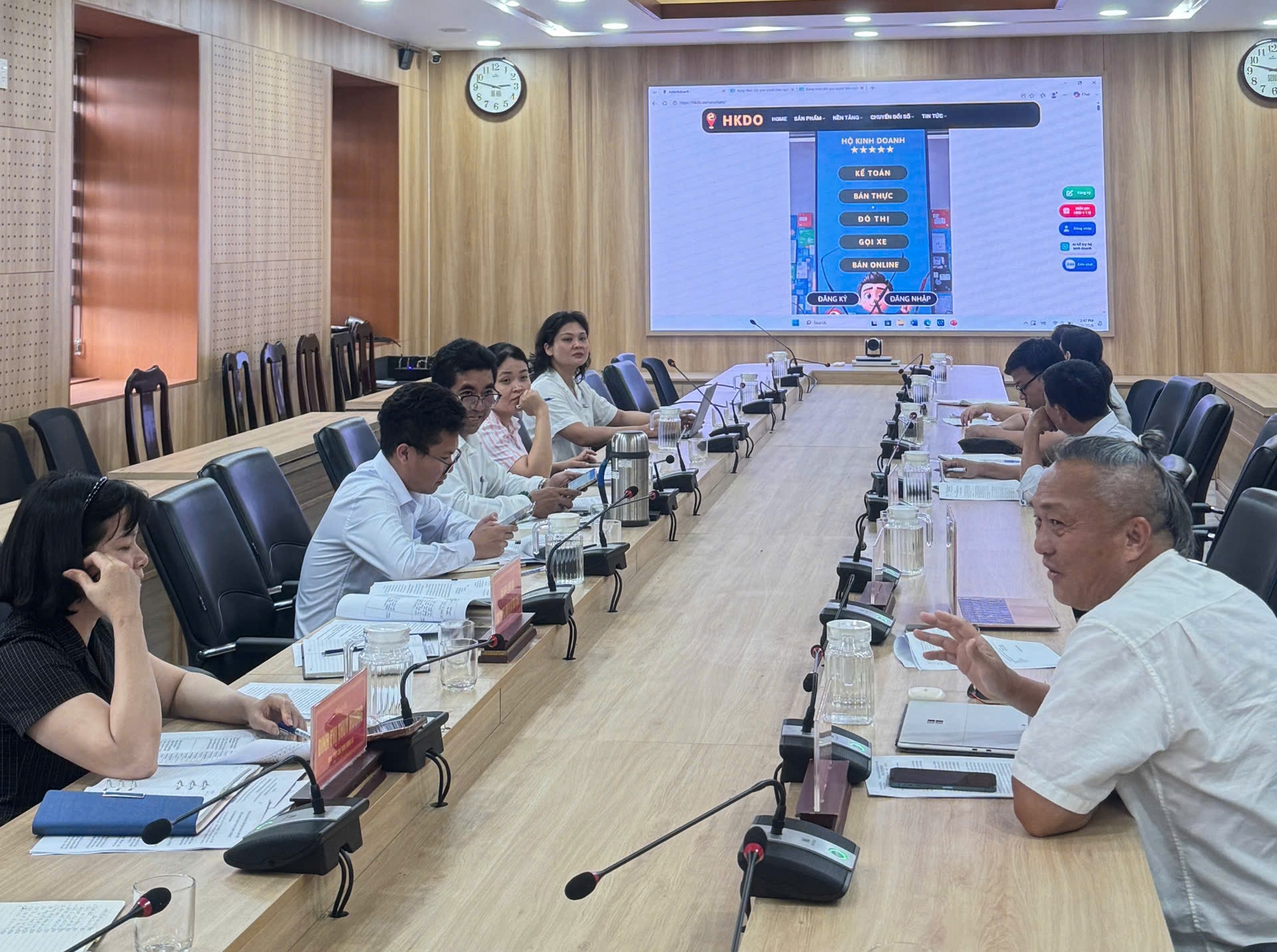 Xã Hòa Vang làm việc với Công ty Cổ phần Phần Mềm Effect về hỗ trợ chuyển đổi số cho hộ kinh doanh