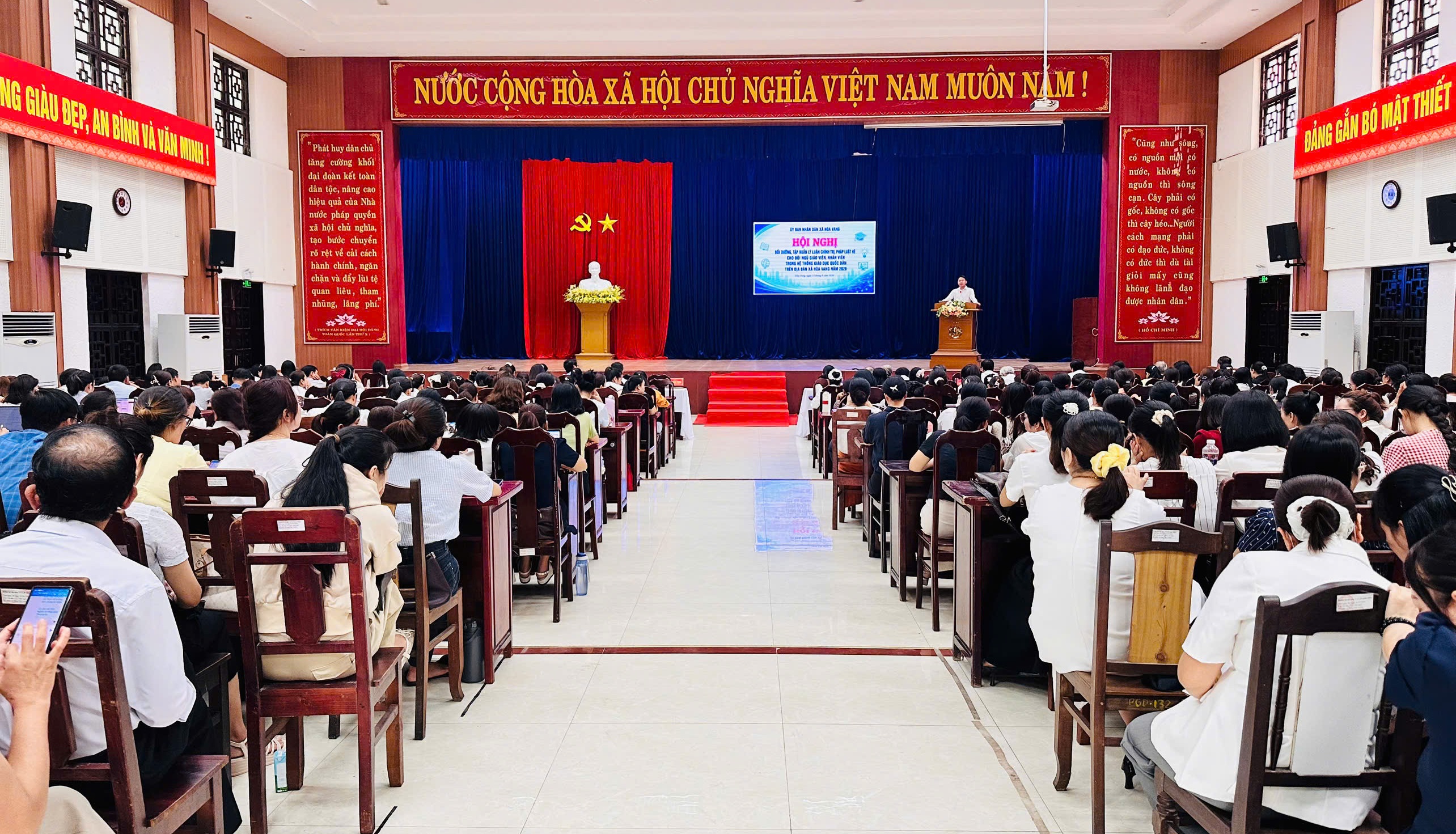 Hòa Vang: Bồi dưỡng lý luận chính trị hè cho đội ngũ cán bộ, giáo viên
