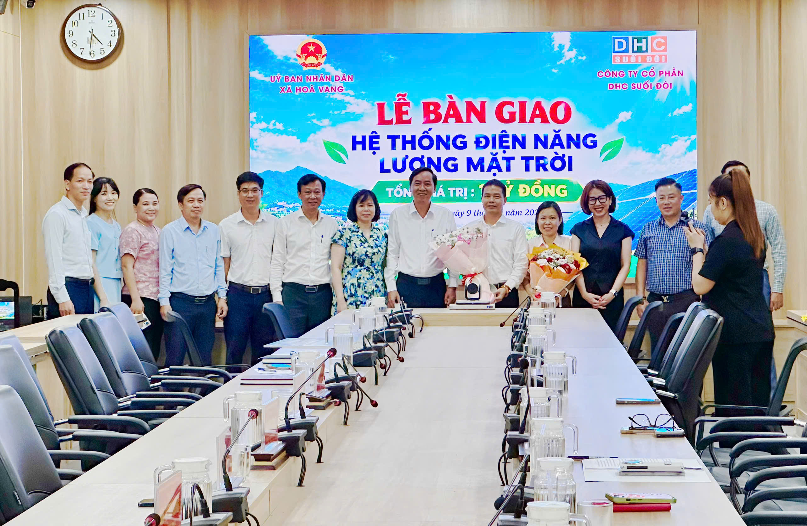 Hòa Vang: Bàn giao công trình điện mặt trời phục vụ hoạt động tại trụ sở